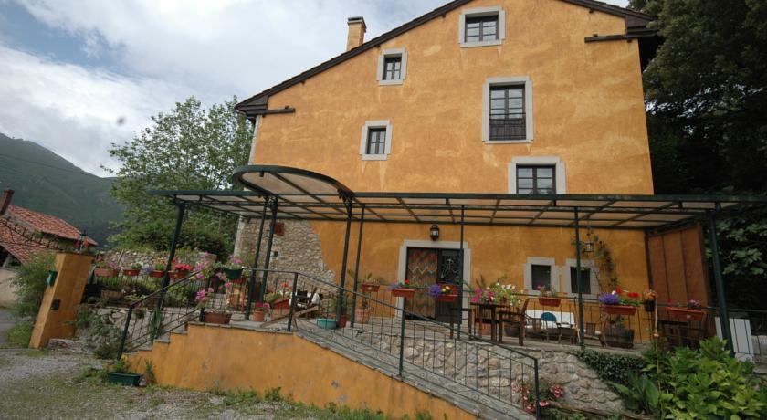 Отель Hotel Rural Alfoz de Rondiella