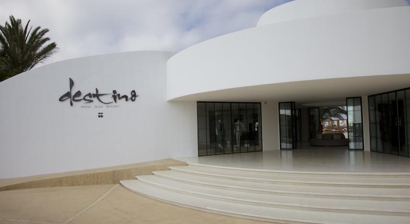 Отель Destino Pacha Ibiza Resort