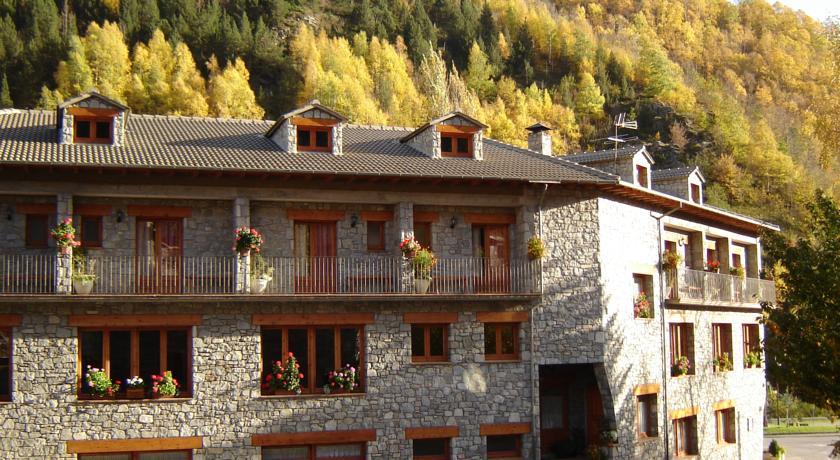 Отель Hotel La Farga