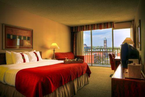 Отель Holiday Inn Sioux Falls-City Center