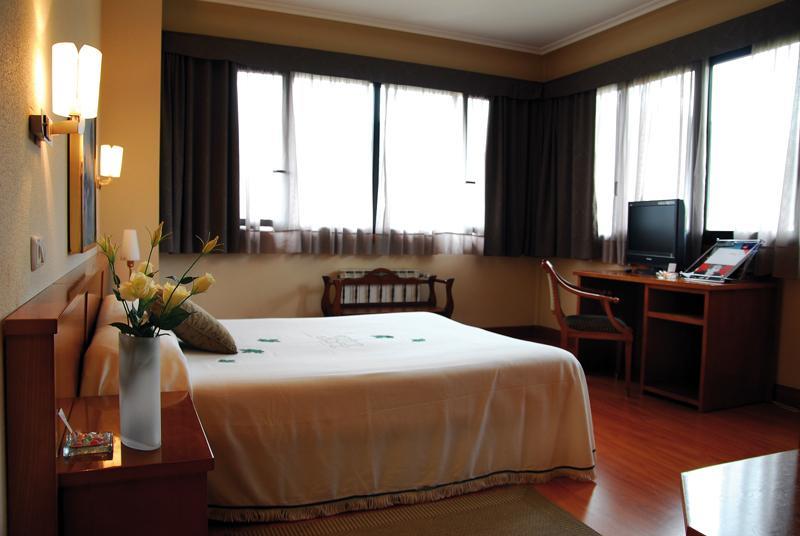 Отель Hotel Elorrio