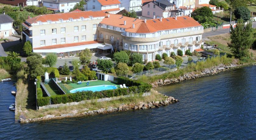 Отель Hotel Park Ria Noia