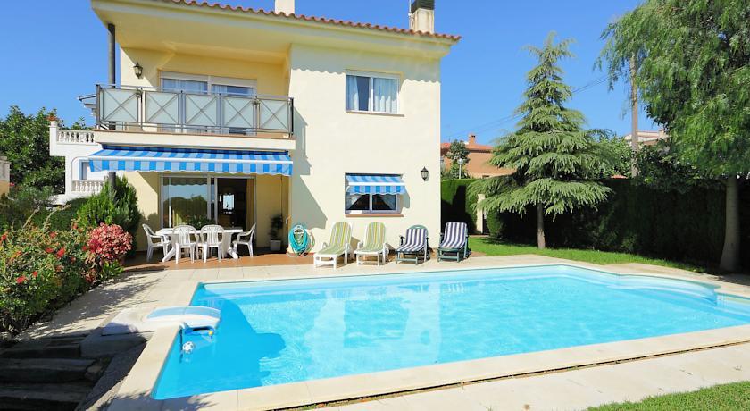 Апартаменты Holiday home Can Feliu De Manola Pineda De Mar
