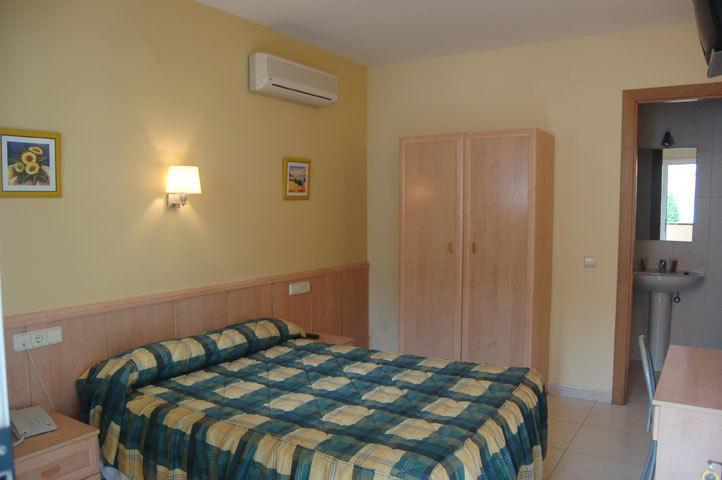 Отель Hotel Rosaleda