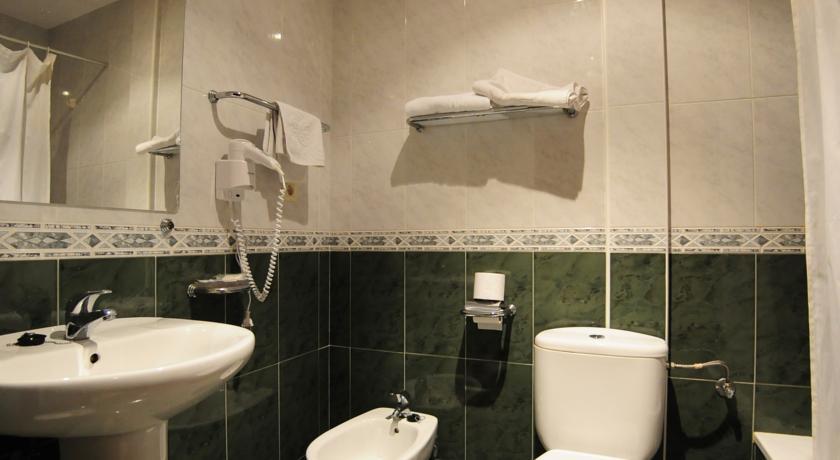 Отель Monegros Hotel 4 Hermanos