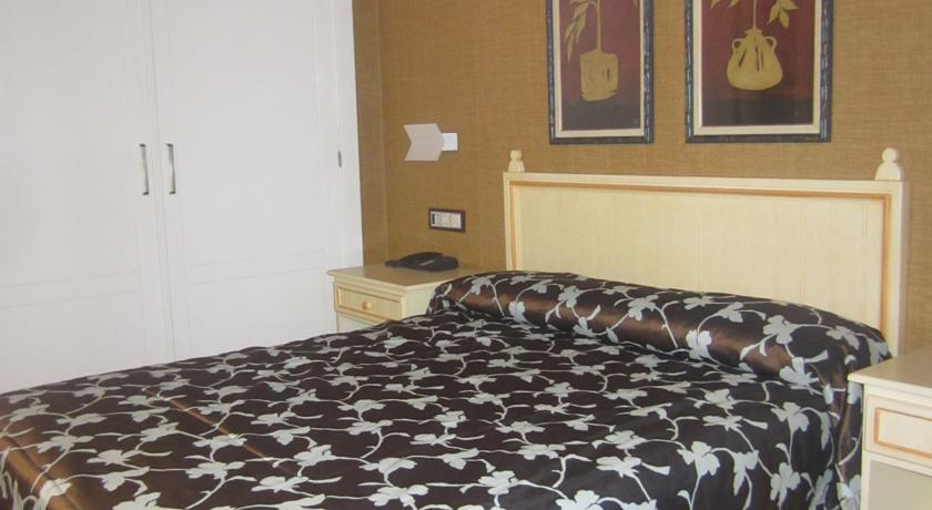 Отель Hotel Iru-Bide