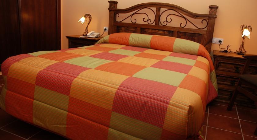 Отель Hotel Rural Los Chaparros