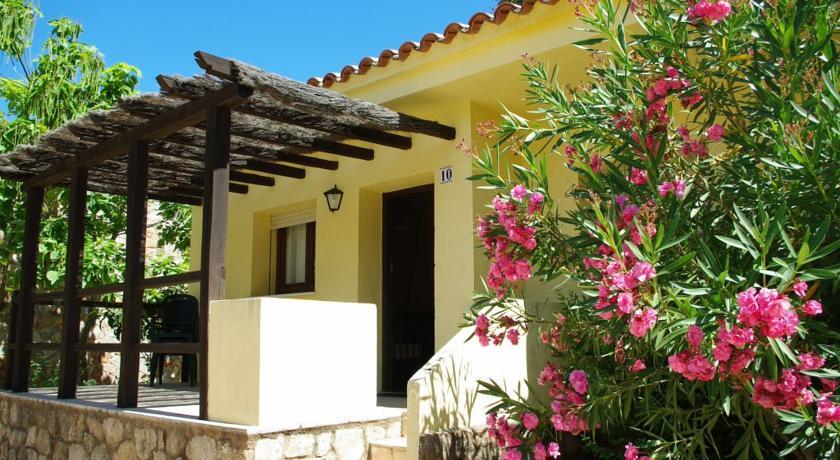 Отель Camping Bungalow Sierra de Gata