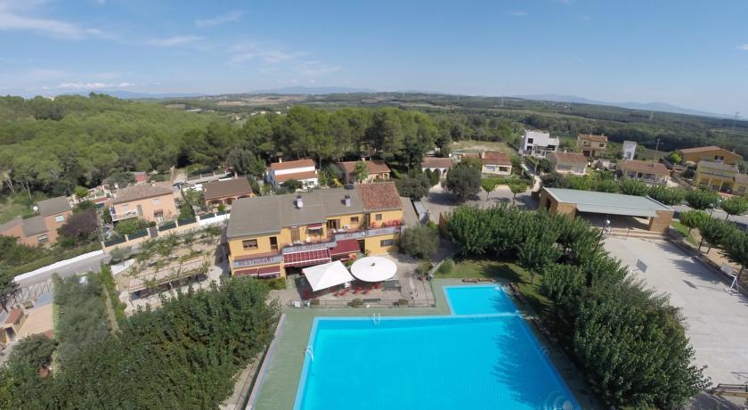 Отель Hotel Les Roques
