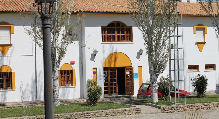 Отель El Almendral