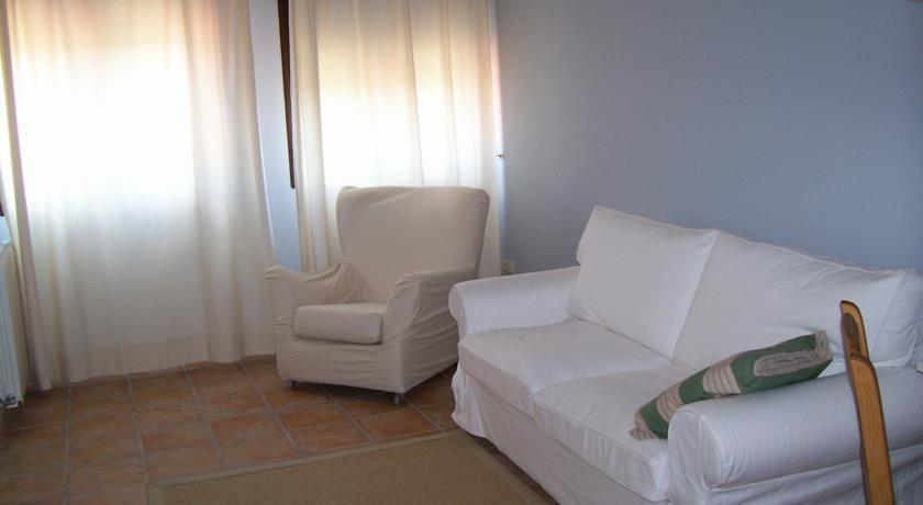 Отель Hotel Laureana Marcos