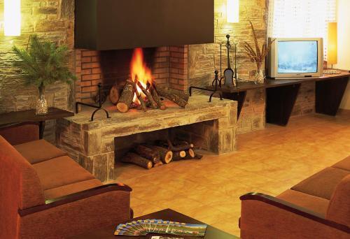 Отель Hotel Serhs Ski Port del Comte