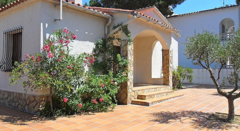 Апартаменты Holiday Home Ramon Muntaner I L'Escala