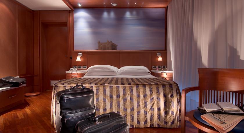 Отель Hotel Real Fini Via Emilia