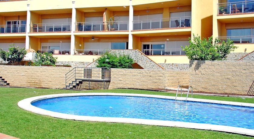 Апартаменты Apartment Sun Village I Palau Sabardera