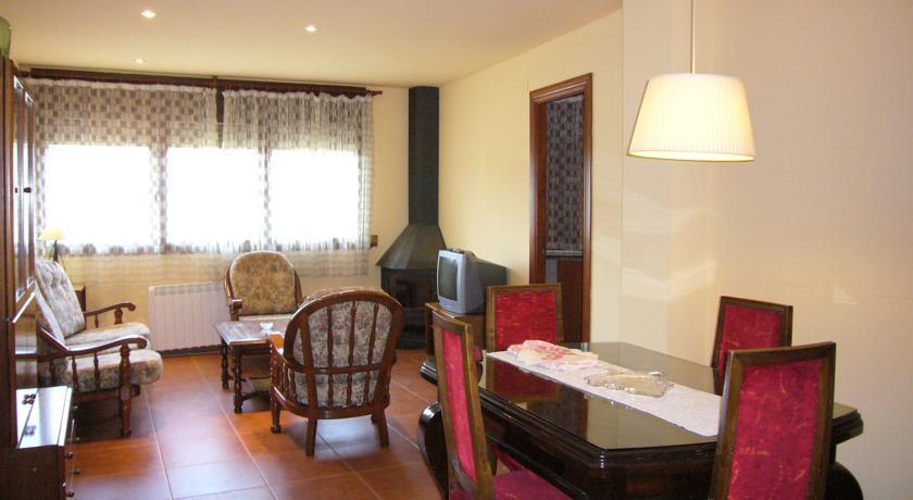 Отель Apartaments Piteus Casa Dionis