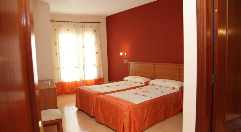 Отель Hotel Ciudad Pozo Alcón