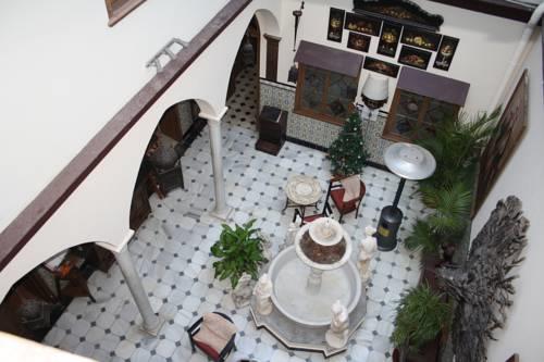 Отель Atrium San Roque