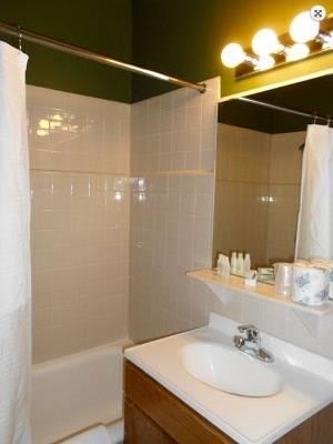 Отель The Astor Hotel