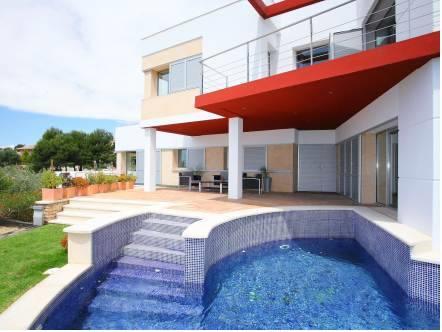 Отель Holiday home Zona Fava L'Ampolla