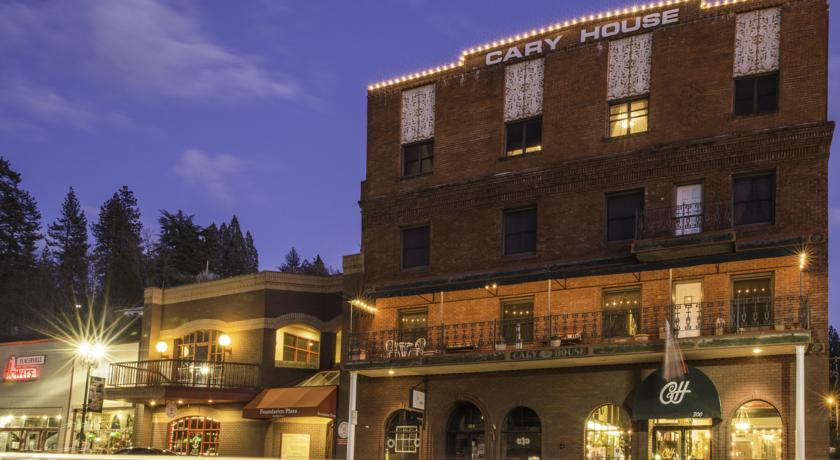Отель Historic Cary House Hotel