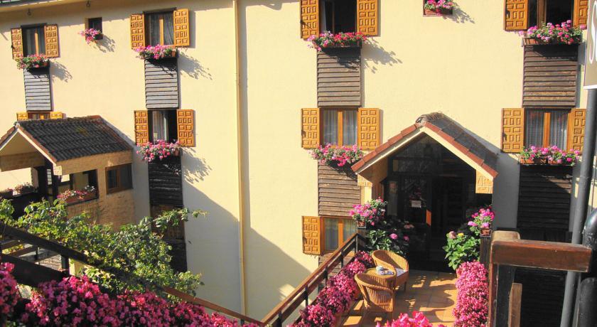 Апартаменты Apartamentos y Habitaciones Sebrango