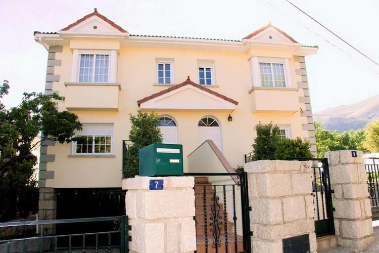 Апартаменты Holiday Home Los Madronos Valdemanco