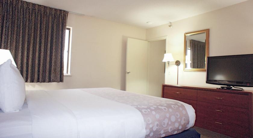 Отель La Quinta Inn Omaha Southwest
