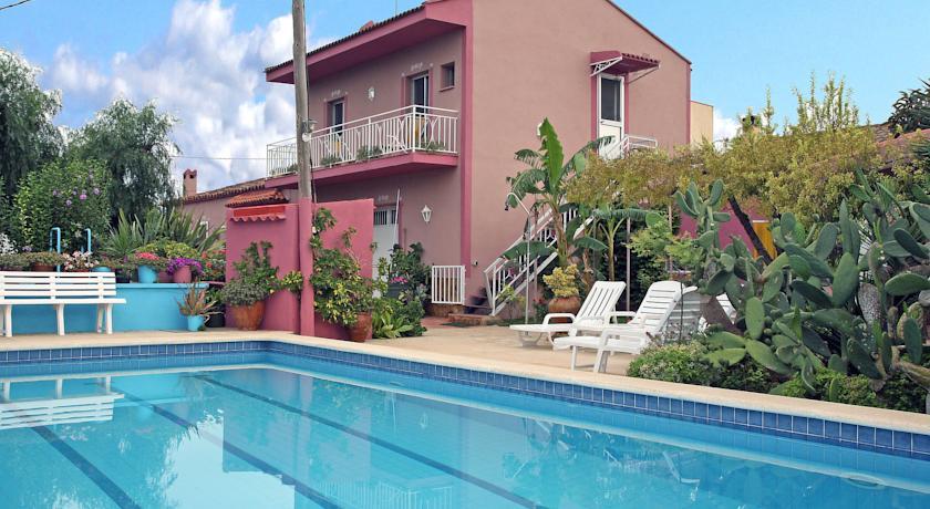 Апартаменты Holiday Home Flors Camarles (Lligallo Del Ganguil)