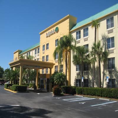 Отель La Quinta Inn & Suites Melbourne