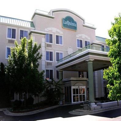 Отель La Quinta Inn & Suites Detroit-Utica