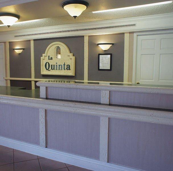 Отель La Quinta Inn Albuquerque Airport