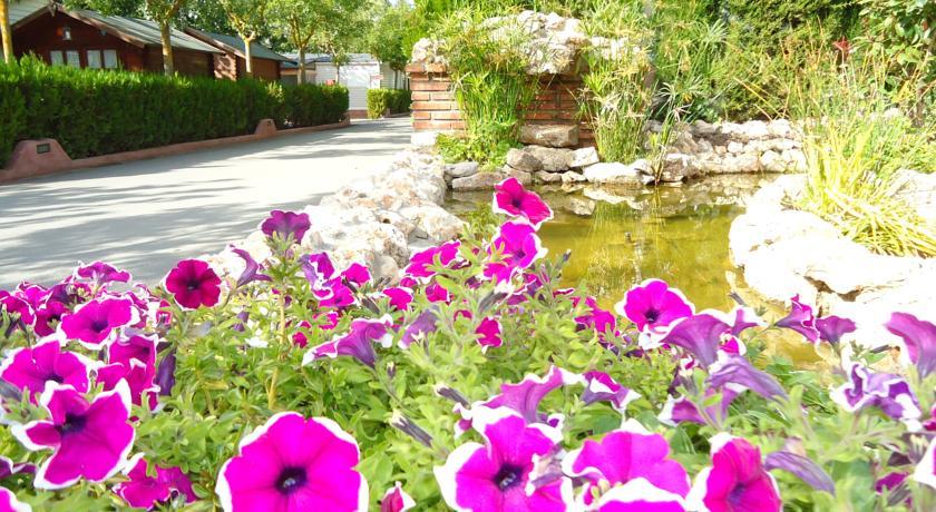 Отель Prades Park Camping & Bungalow