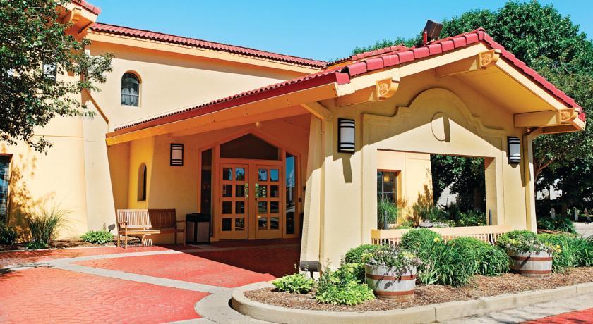 Отель La Quinta Inn Champaign