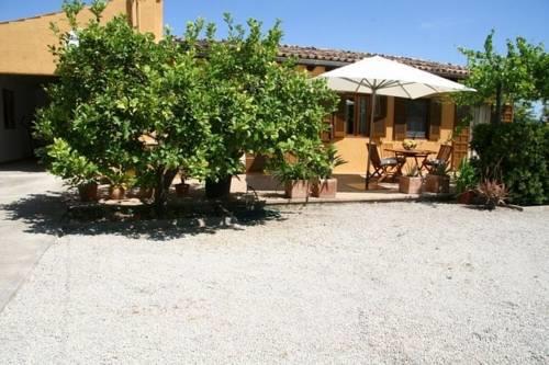 Отель Holiday Home Antic Lloseta
