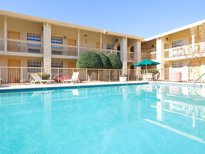 Отель La Quinta Inn Huntsville Research Park