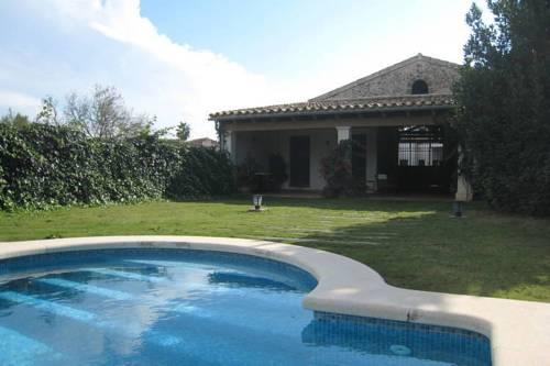 Отель Holiday Home S Alambi Llubi