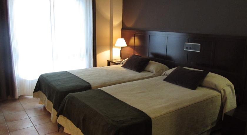 Отель Hotel Villa de Utrillas