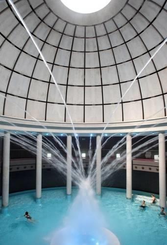 Отель Hotel Enclave las Caldas