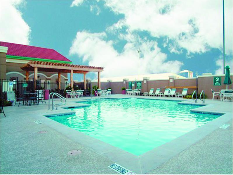 Отель La Quinta Inn & Suites Dallas Arlington 6 Flags Drive
