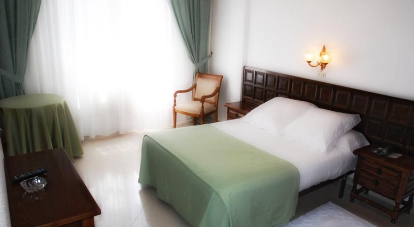 Отель Hotel El Duende