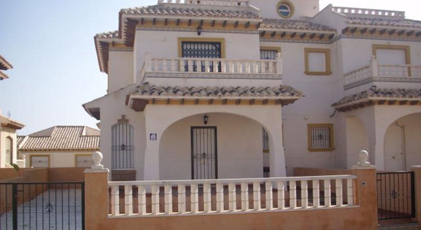 Апартаменты Playa Golf Villas