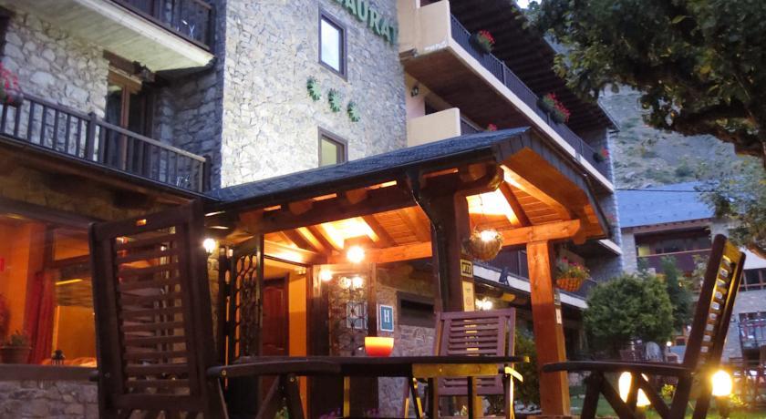 Отель Hotel Saurat