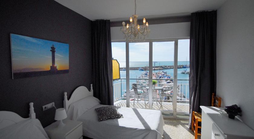 Отель Hotel Ampolla Sol