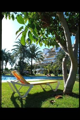 Отель Miraflores Resort