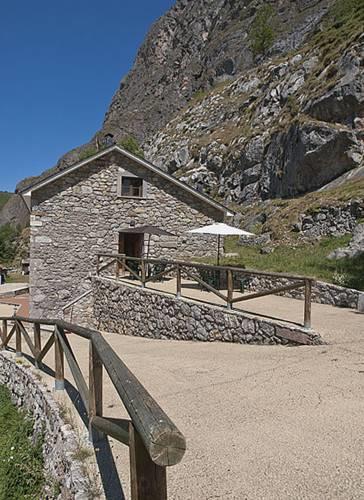 Отель Hotel Rural Somiedo