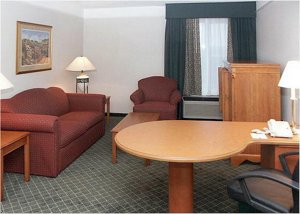 Отель La Quinta Inn & Suites Cincinnati Sharonville