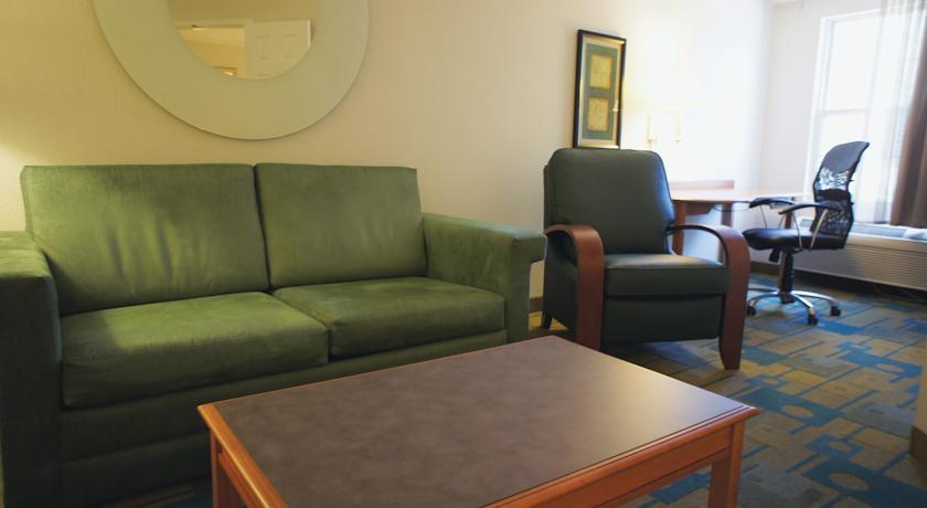 Отель La Quinta Inn & Suites Flagstaff