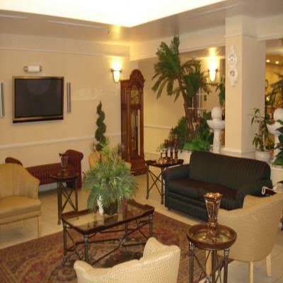 Отель La Quinta Inn & Suites Prattville