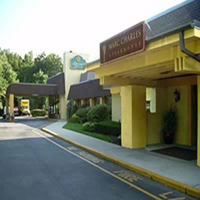 Отель La Quinta Inn & Suites Armonk